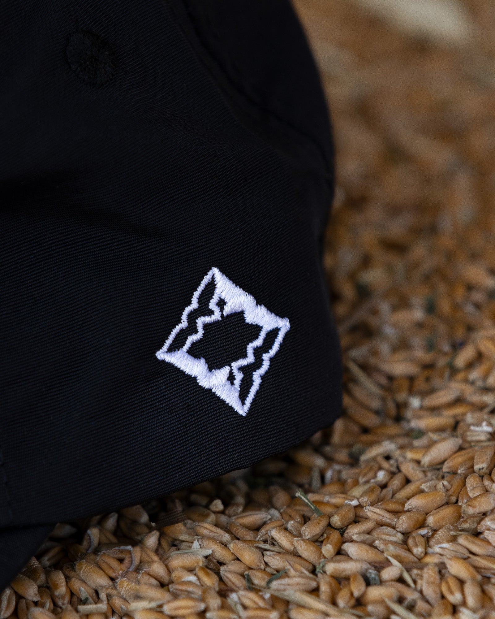 Gorra plana 6 paneles Negro - Tailor Dance